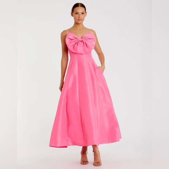Mac Duggal Dresses & Skirts - Mac Duggal Strapless Hot Pink Gown with Bow